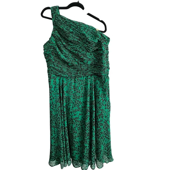 Halston Heritage One Shoulder Asymmetrical Ruched Emerald Cheetah Print Dress - Picture 1 of 14